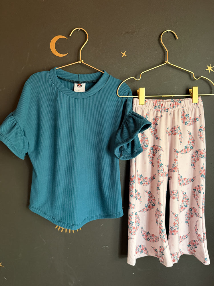 3T Ruffle Dolman & Wide Leg Pants - Floral Moons