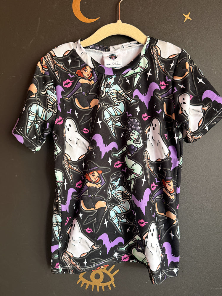 6/7 Simple Tee - Pinup Ghouls